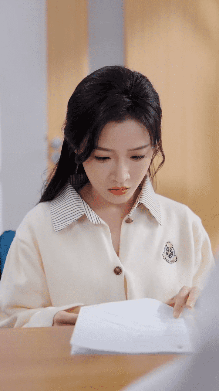 离婚后，陆总舔狗上身帮我提鞋}